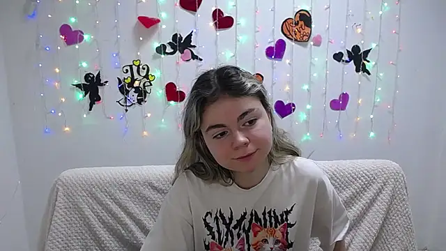 TinaRedly online show from February 12, 3:51 am