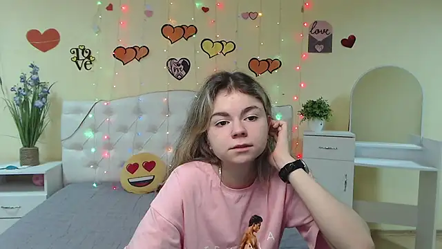 TinaRedly online show from February 16, 1:14 am