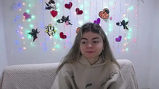 TinaRedly online show from February 20, 6:28 am