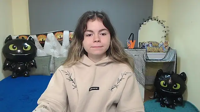 TinaRedly online show from October 23, 6:02 am