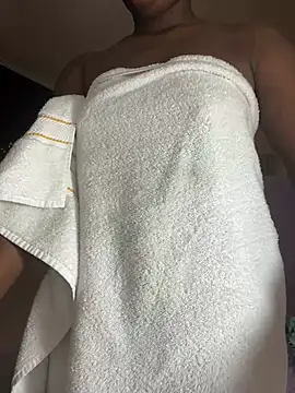 kellya  online show from February 2, 10:24 am