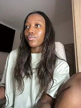 kellya  online show from May 1, 11:31 pm