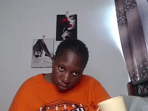 Whimsicalwillow online show from October 31, 10:49 am