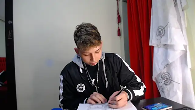 Snapshot of _Thomas_hot_ chatting on January 3, 8:54 pm Thomas hot online show from January 3, 8:54 pm