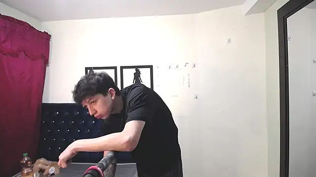 Snapshot of _Thomas_hot_ chatting on November 6, 12:44 am Thomas hot online show from November 6, 12:44 am