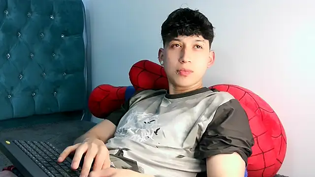 Snapshot of _Thomas_hot_ chatting on February 19, 4:30 am Thomas hot online show from February 19, 4:30 am