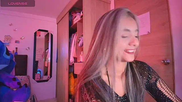 megan collins96 online show from May 22, 7:19 pm