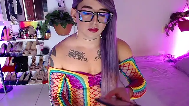 Laveneno ortiz07 online show from May 1, 11:42 pm