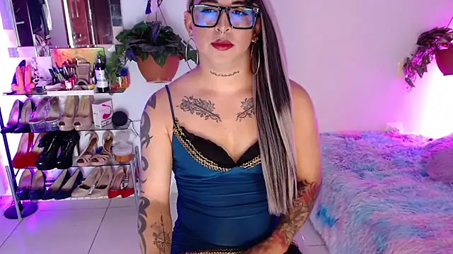 Snapshot of Laveneno_ortiz07 chatting on May 21, 12:06 am Laveneno ortiz07 online show from May 21, 12:06 am