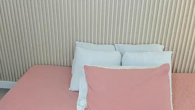 charlottebrowns  online show from June 5, 12:33 pm