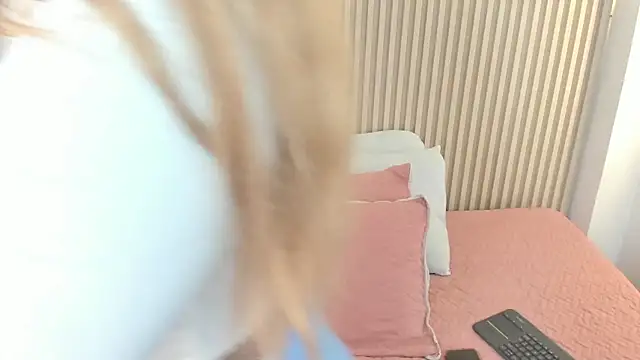 charlottebrowns  online show from June 7, 2:59 am