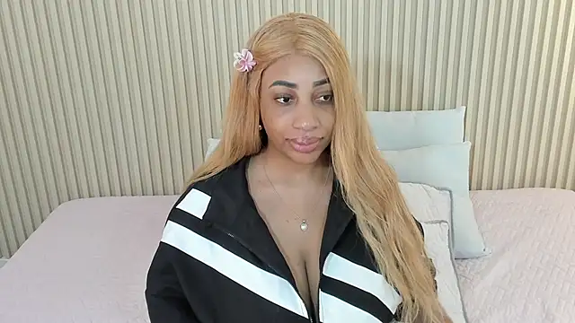 charlottebrowns  online show from June 11, 12:03 pm