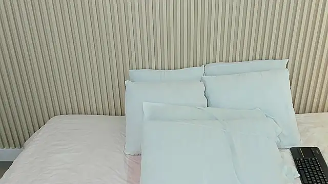 charlottebrowns  online show from June 13, 12:47 pm