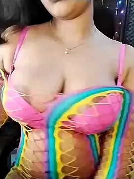 Snapshot of Hotty__Baby chatting on December 31, 6:02 pm Hotty  Baby online show from December 31, 6:02 pm