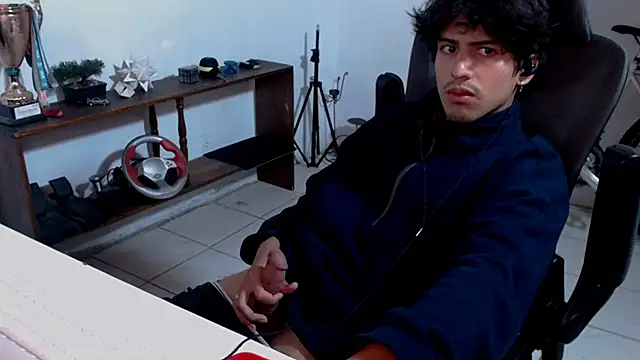 Snapshot of Thieves9 chatting on November 18, 5:23 am Thieves9 online show from November 18, 5:23 am