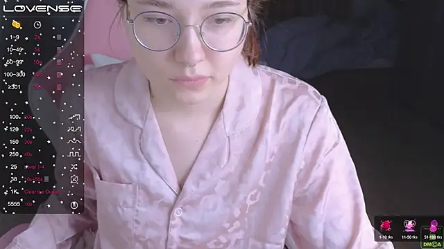 Snapshot of Airyhill chatting on December 7, 7:21 pm Airyhill online show from December 7, 7:21 pm