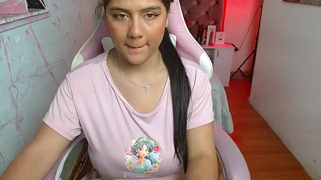 Snapshot of Candela-Smith chatting on October 8, 1:20 pm Candela-Smith online show from October 8, 1:20 pm
