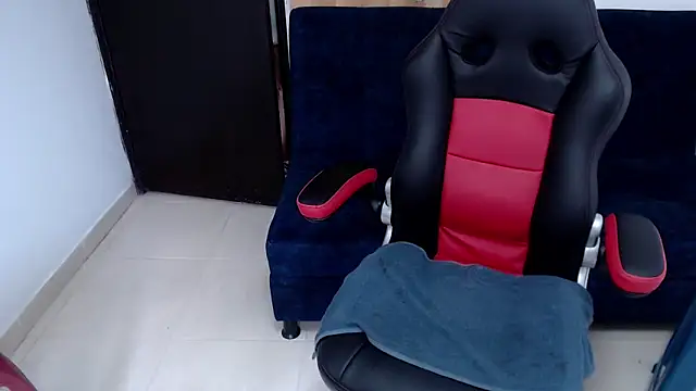 Snapshot of kaira_sweet_ chatting on November 11, 2:28 pm kaira sweet online show from November 11, 2:28 pm