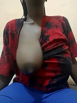 Snapshot of Swirly_blac chatting on September 10, 7:36 pm Swirly blac online show from September 10, 7:36 pm