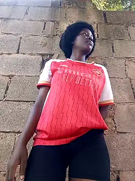 Snapshot of Swirly_blac chatting on November 13, 7:29 am Swirly blac online show from November 13, 7:29 am