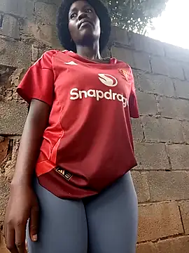 Snapshot of Swirly_blac chatting on November 17, 6:41 am Swirly blac online show from November 17, 6:41 am