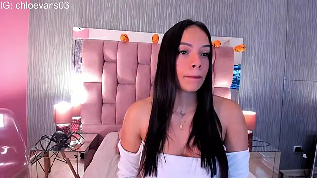 Snapshot of Chloe_evans__ chatting on October 25, 11:40 am Chloe evans online show from October 25, 11:40 am