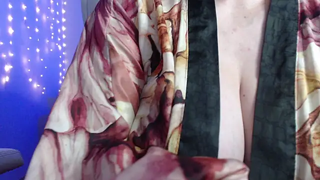 missdaniels online show from February 14, 2:07 am