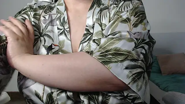 missdaniels online show from October 15, 12:22 am