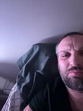 Snapshot of ryand12804 chatting on January 4, 4:01 am ryand12804 online show from January 4, 4:01 am