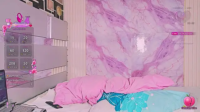 Snapshot of Loaysi chatting on October 1, 7:09 pm Loaysi online show from October 1, 7:09 pm