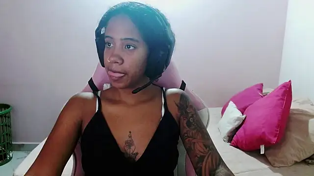 TiffanyRoouse online show from December 12, 12:38 am