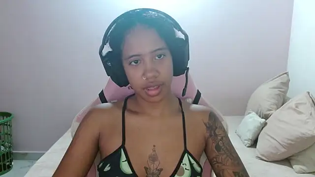 TiffanyRoouse online show from December 14, 2:12 am