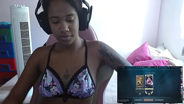 TiffanyRoouse online show from January 18, 7:15 pm