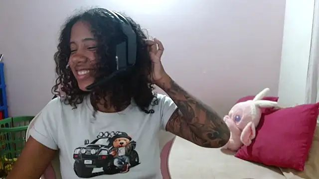 TiffanyRoouse online show from March 18, 11:09 pm