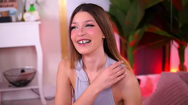 EvaWarenn online show from October 23, 10:25 am