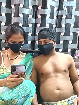 Snapshot of sexycouplemh09 chatting on May 20, 4:46 pm sexycouplemh09 online show from May 20, 4:46 pm