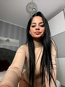 Snapshot of _adelle chatting on November 19, 1:11 pm adelle online show from November 19, 1:11 pm