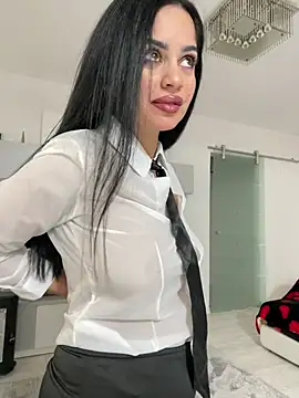  adelle online show from January 9, 12:08 pm