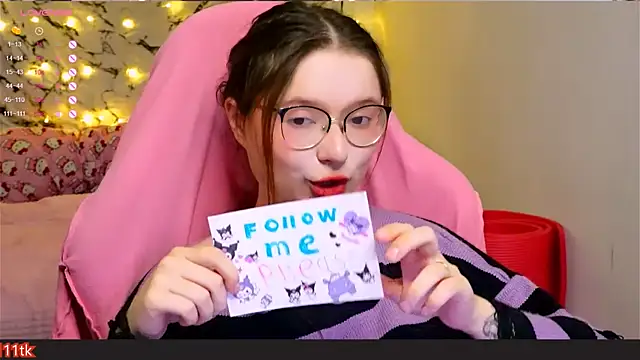 Snapshot of me__hanna chatting on January 20, 10:37 pm me hanna online show from January 20, 10:37 pm