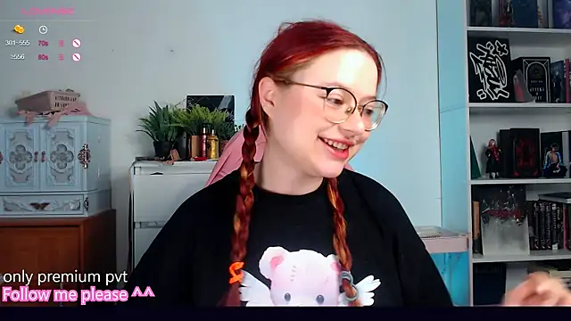 Snapshot of me__hanna chatting on November 6, 10:10 pm me hanna online show from November 6, 10:10 pm