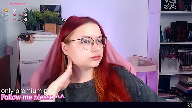 Snapshot of me__hanna chatting on November 11, 10:10 pm me hanna online show from November 11, 10:10 pm