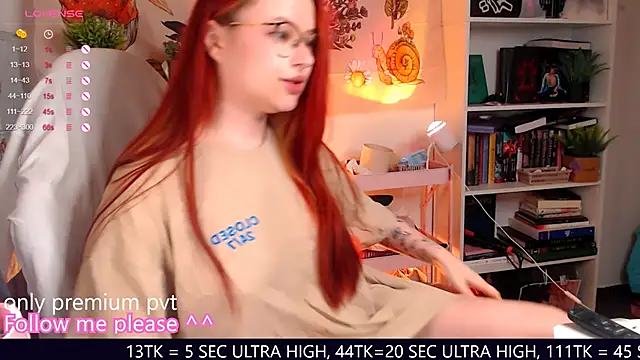 Snapshot of me__hanna chatting on November 26, 10:44 pm me hanna online show from November 26, 10:44 pm