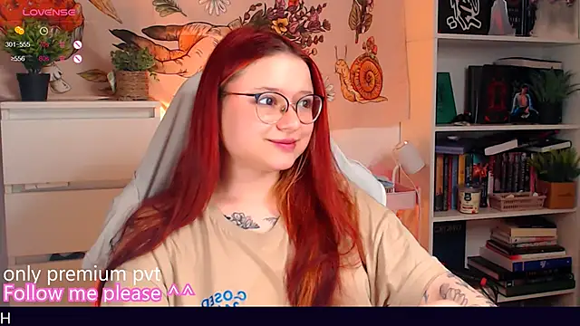 Snapshot of me__hanna chatting on November 30, 1:31 am me hanna online show from November 30, 1:31 am