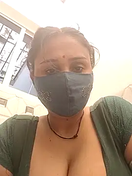 Snapshot of Archna-ji chatting on February 17, 5:58 am Archna-ji online show from February 17, 5:58 am