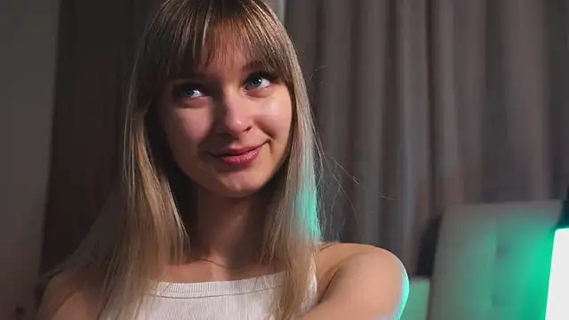 Snapshot of hereandnows_ chatting on January 12, 11:26 pm hereandnows  online show from January 12, 11:26 pm