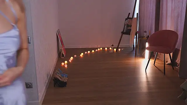 Snapshot of hereandnows_ chatting on February 2, 4:05 am hereandnows  online show from February 2, 4:05 am