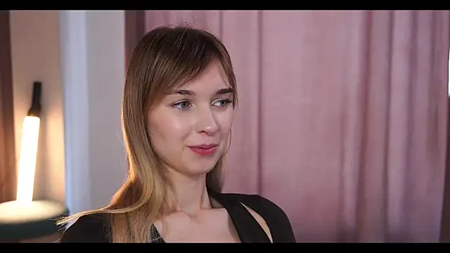 Snapshot of hereandnows_ chatting on September 20, 2:45 am hereandnows  online show from September 20, 2:45 am