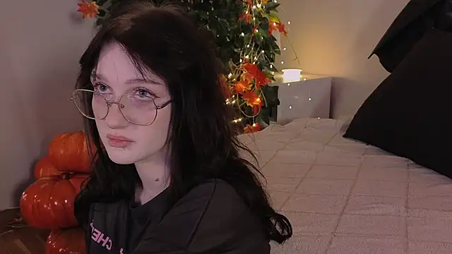 Snapshot of ELLIEJAY chatting on November 4, 5:06 am ELLIEJAY online show from November 4, 5:06 am