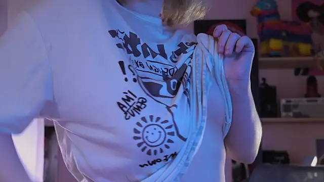 ELLIEJAY online show from March 18, 5:21 am