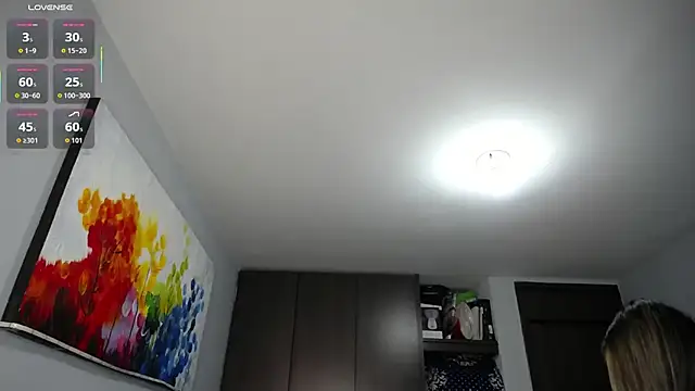 Snapshot of Valentina_St chatting on November 5, 9:48 pm Valentina St online show from November 5, 9:48 pm